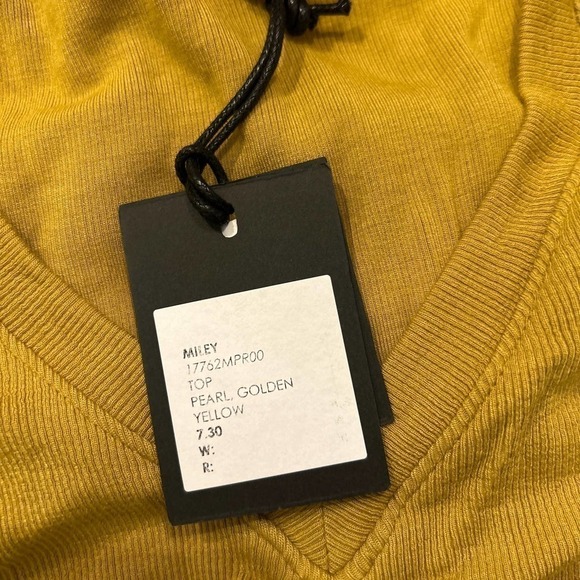 n: Philanthropy Miley Top Golden Yellow Small - Picture 3 of 5